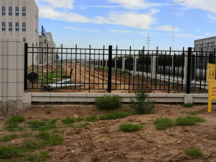 鋅鋼護(hù)欄和鋁合金護(hù)欄哪個好